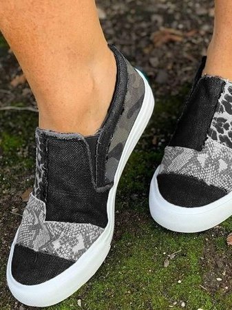 Women's Slip On Sneakers – Black