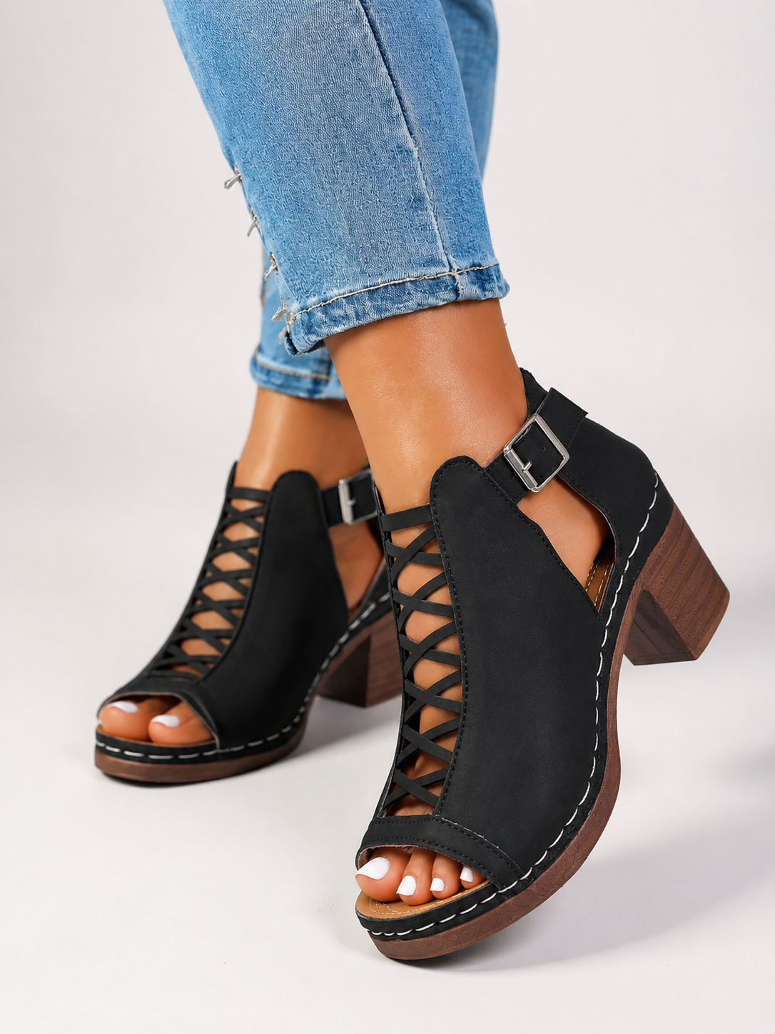 Women's Block Heel Lace Up Sandals