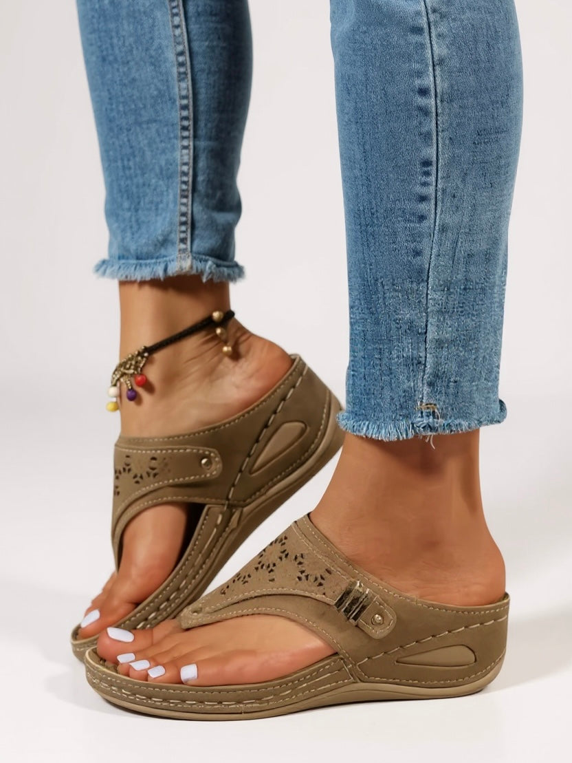 Women's Platform Thong Sandals – Brown