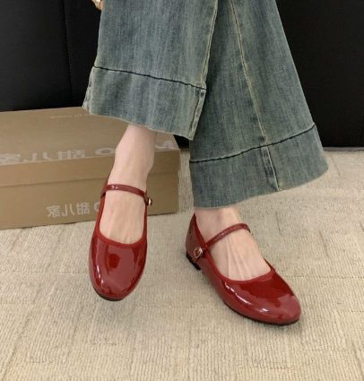 Women's Block Heel Mary Janes – Red