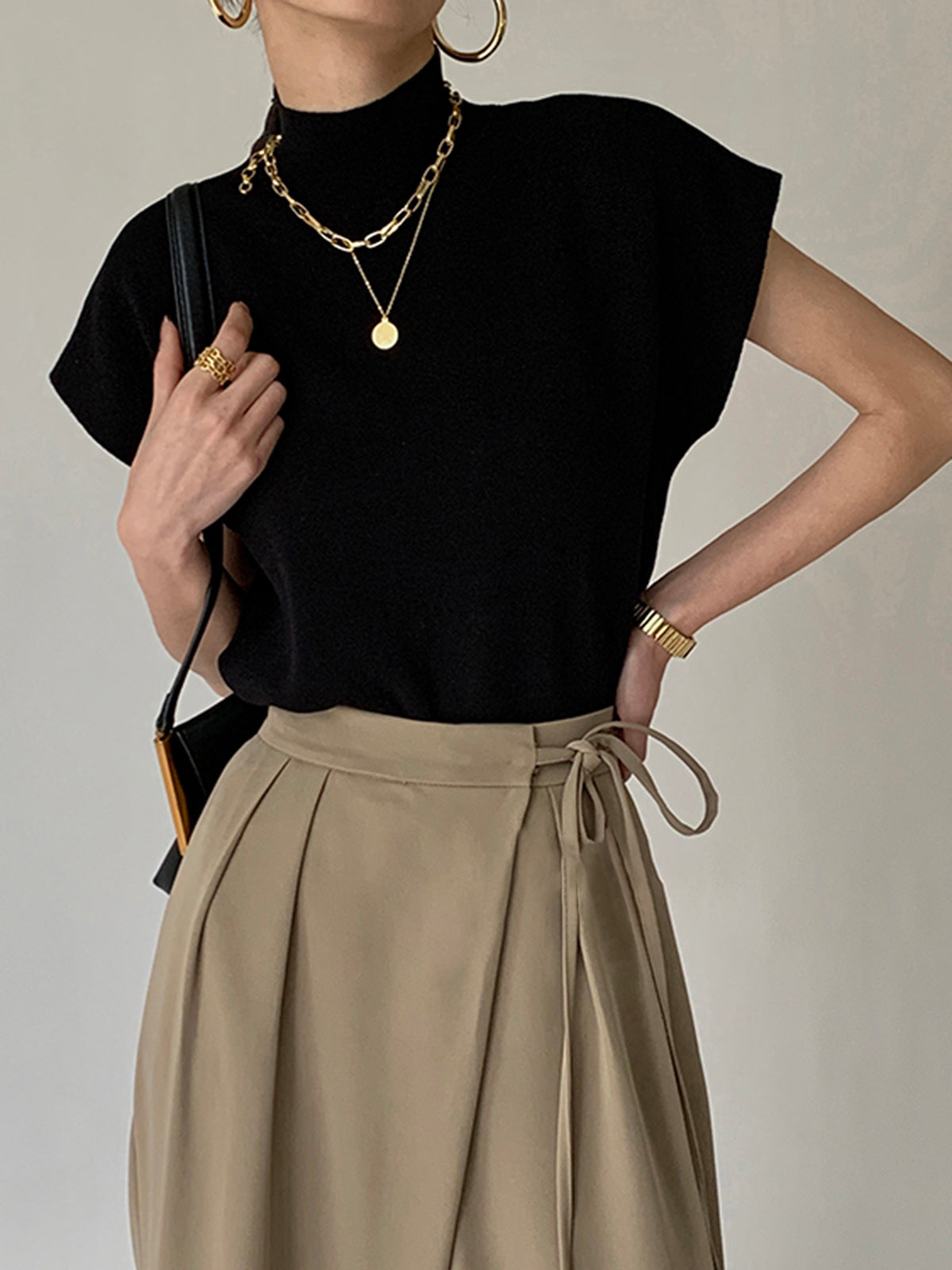 Women's Sleeveless Blouse – Black
