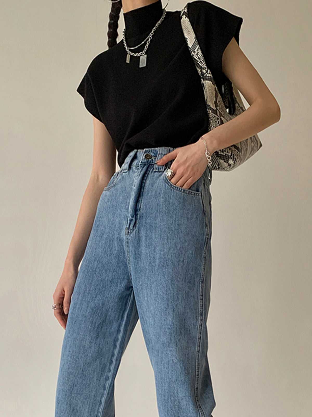 Women's Sleeveless Blouse