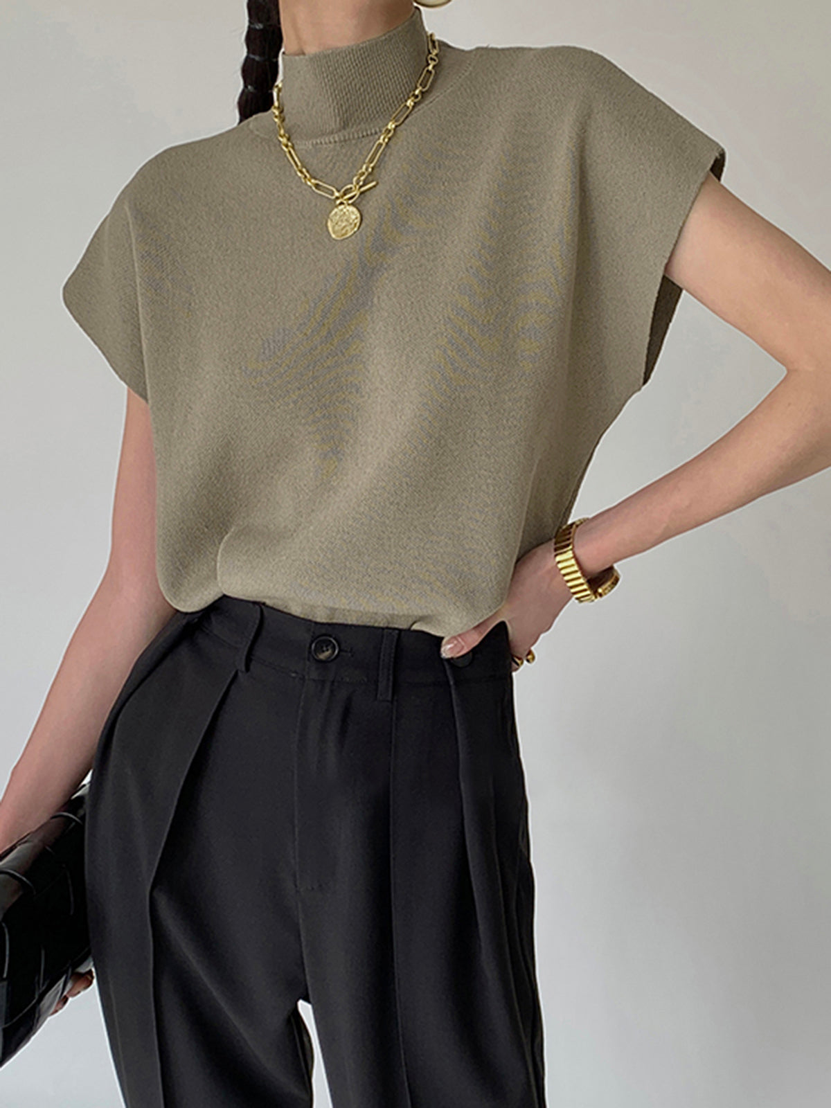 Women's Sleeveless Blouse